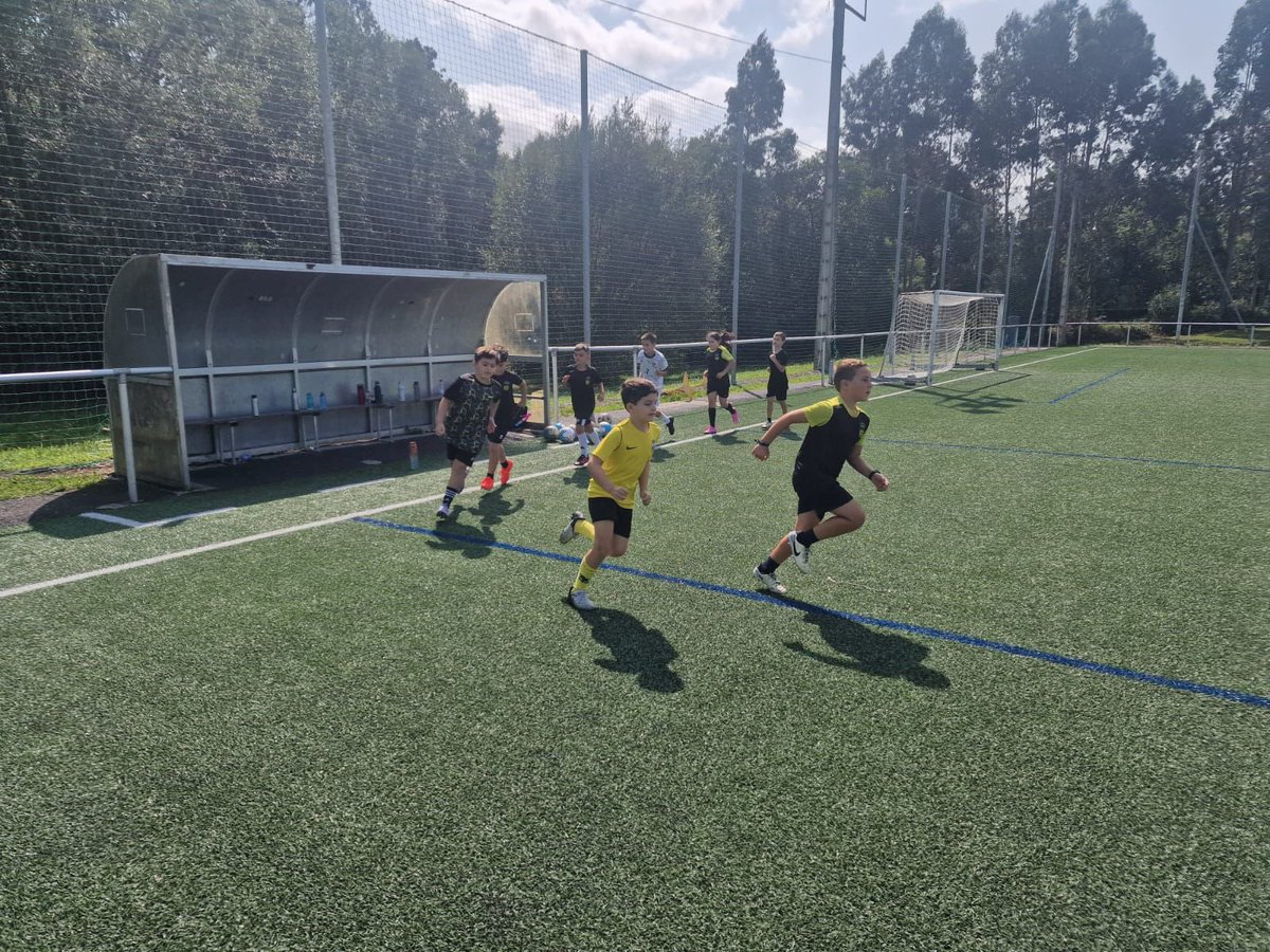 CDNaron's tweet photo. 🤩 Damos por iniciados os adestramentos de #ANosaBase
¡Que alegría volvernos a ver! https://t.co/YdHRZcc3gK