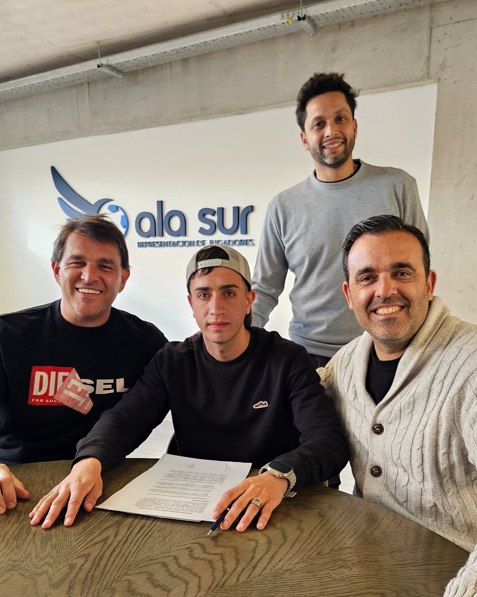 alasurteam's tweet photo. Esta tarde renovamos nuestro vínculo con Sebastian Aquino, un paso que reafirma la confianza mutua y las ganas de seguir creciendo juntos! Gracias Seba por seguir confiando en nosotros, vamos por más!!
#AlaSur. https://t.co/pzpijwyDBE