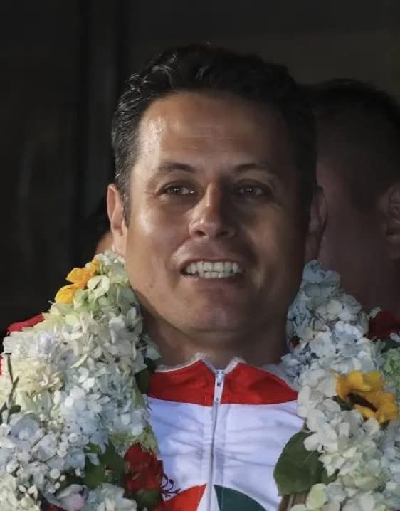 reddtvoficial's tweet photo. CEUB a Lara: “Rechazamos sus declaraciones irresponsables, denunció prácticas de corrupción en titulación”
El Comité Ejecutivo de la Universidad Boliviana (#CEUB), junto a la Confederación Universitaria de Docentes (#CUD) y la Confederación Universitaria Boliviana (#CUB), emitió este miércoles un comunicado oficial en el que rechazan “enérgica y categóricamente” las declaraciones del candidato a la vicepresidencia #EdmanLaraMontaño, quien denunció supuestas prácticas de corrupción en los procesos de titulación de universidades públicas.
En el documento, las entidades que representan al Sistema de la Universidad Boliviana califican las afirmaciones de Lara como irresponsables, generalizadas y sin sustento. “Este tipo de afirmaciones sin pruebas es un acto de irresponsabilidad y desconocimiento, que desinforma a la ciudadanía y menoscaba el trabajo de docentes, estudiantes y autoridades comprometidas con la educación pública”, señalan.
El CEUB subraya que la Autonomía Universitaria está garantizada por la Constitución Política del Estado y constituye un principio fundamental del sistema académico. Además, remarcan su compromiso con la transparencia, la rendición de cuentas y la defensa de la educación pública de calidad, libre de injerencia política.