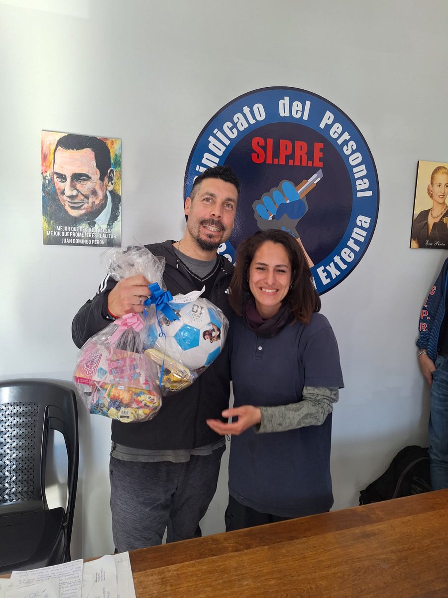 Marianodeanton1's tweet photo. Info SI.P.R.E 
Entrega de Juguetes por el Día del Niño
Con motivo de la celebración del Día del Niño, el Sindicato del Personal de Reposición Externa  (SI.P.R.E), llevó a cabo una jornada de juguetes destinada a los hijo/as de nuestros afiliados en #MarDelPlata y #CostaAtlántica https://t.co/9NxKxO6DXS