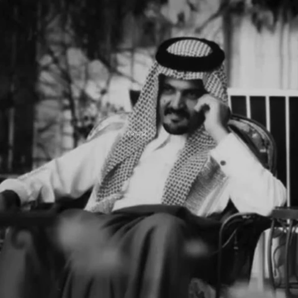 قالها سعود الفيصل ليس مطلوب منك أن تُنظم العالم ولا أن تُنظم المجتمع وحتى أسرتك فقط نظم عقلك وستجدهم جميعاً ينتظمون معك رحمة الله رحمتاً واسعة.
