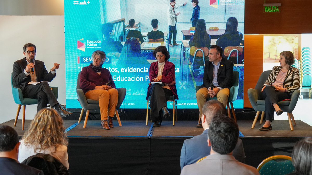📊 Con el Seminario Uso de datos, evidencia y analítica en la #NuevaEducaciónPública, y el lanzamiento de la plataforma IDEA, una iniciativa colaborativa junto a <a href="/el_BID/">Banco Interamericano de Desarrollo</a>, inauguramos la II Conferencia Nacional de Directores/as Ejecutivos/as de SLEP 2025 🇨🇱✨