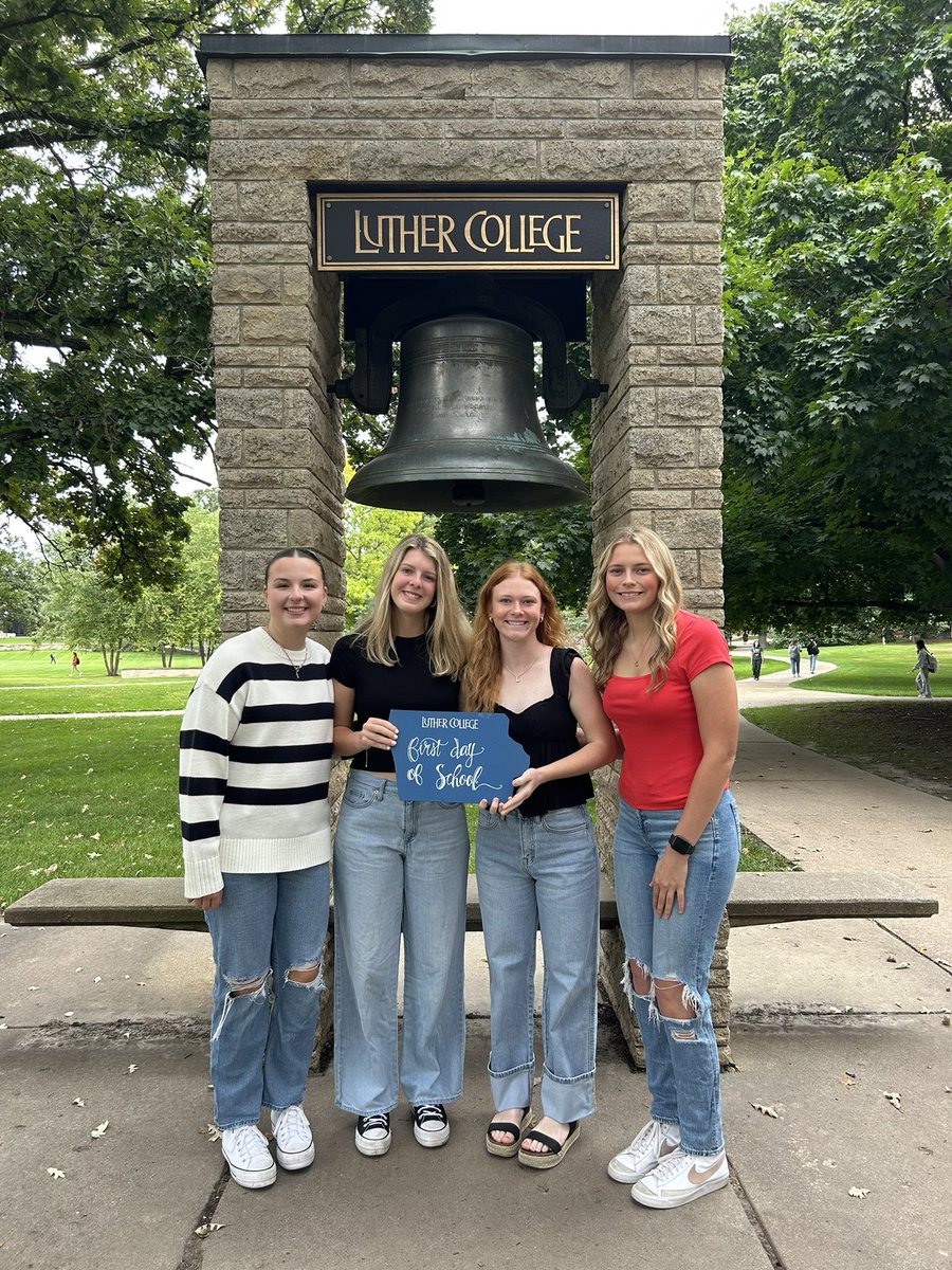 NorseSoftball's tweet image. For our moms, dads, and grandparents out there 💙 #FirstDayOfSchool