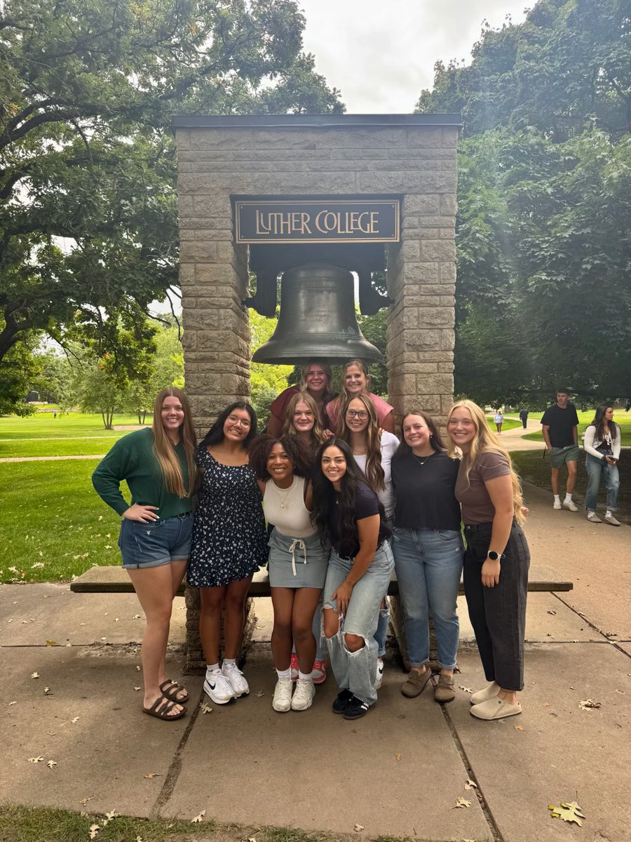 NorseSoftball's tweet image. For our moms, dads, and grandparents out there 💙 #FirstDayOfSchool