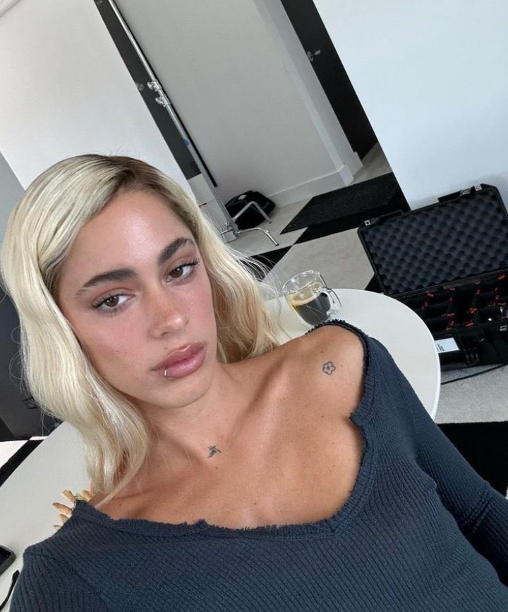 333_triplet's tweet image. 𝐲a escuché todo #𝕝en扱ೃ𝕥ūnǝs para poder cantar a coro en la #𝚟𝕚rgo𝜗𝜚𝚙ar𝕥y, festejando a esta niña bonita en su día #𝟘𝟑ː其不·𝟘𝟗, ¡feliz cumpleaños! 🎂 espero hayas tenido un lindo día para ti.

. 𓇼࣪ 𝕔upid ➳  ּ ۪  𝔤irl