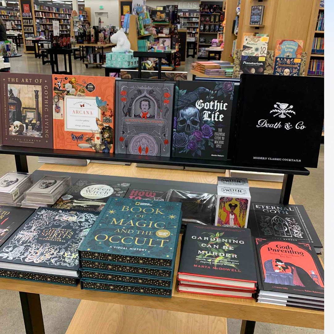 FoodStringer's tweet image. So happy to see “A Ravenous Feast” in the spooky spotlight at @BNGalleria in Edina!