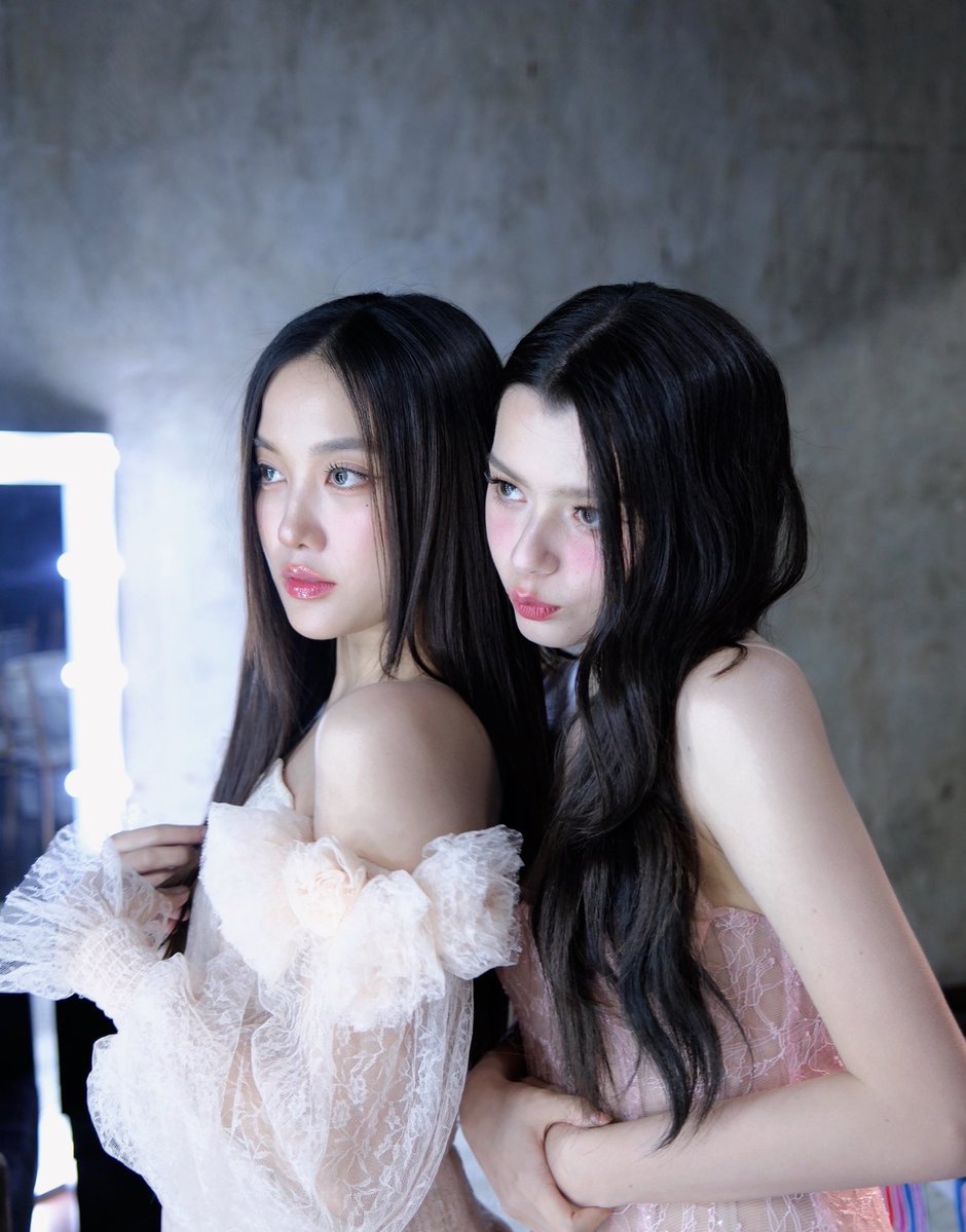 tispky (@tispkyp) on Twitter photo FB💕 <a href="/srchafreen/">P'freen (real)</a> <a href="/AngelssBecky/">Becky Armstrong</a>
#FreenBecky1stFMinLima
#ฟรีนเบค #FreenBecky
#srchafreen #Beckysangels FB💕 <a href="/srchafreen/">P'freen (real)</a> <a href="/AngelssBecky/">Becky Armstrong</a>
#FreenBecky1stFMinLima
#ฟรีนเบค #FreenBecky
#srchafreen #Beckysangels 