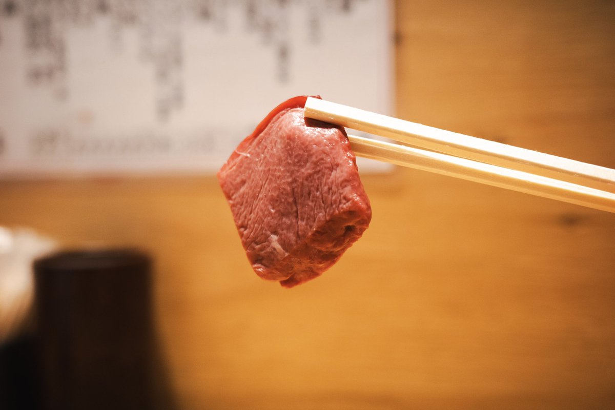 ちれ刺(脾臓)
はじめました🐷

低温調理してます
濃厚でふわふわです

オススメボードに載ってますので
ぜひ！

#もつ焼かど　#もつ焼　#かど