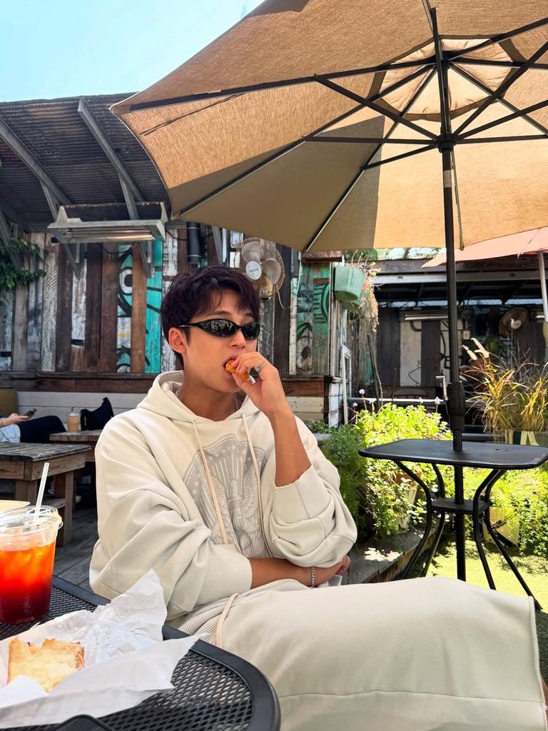 Ethan. tweet media