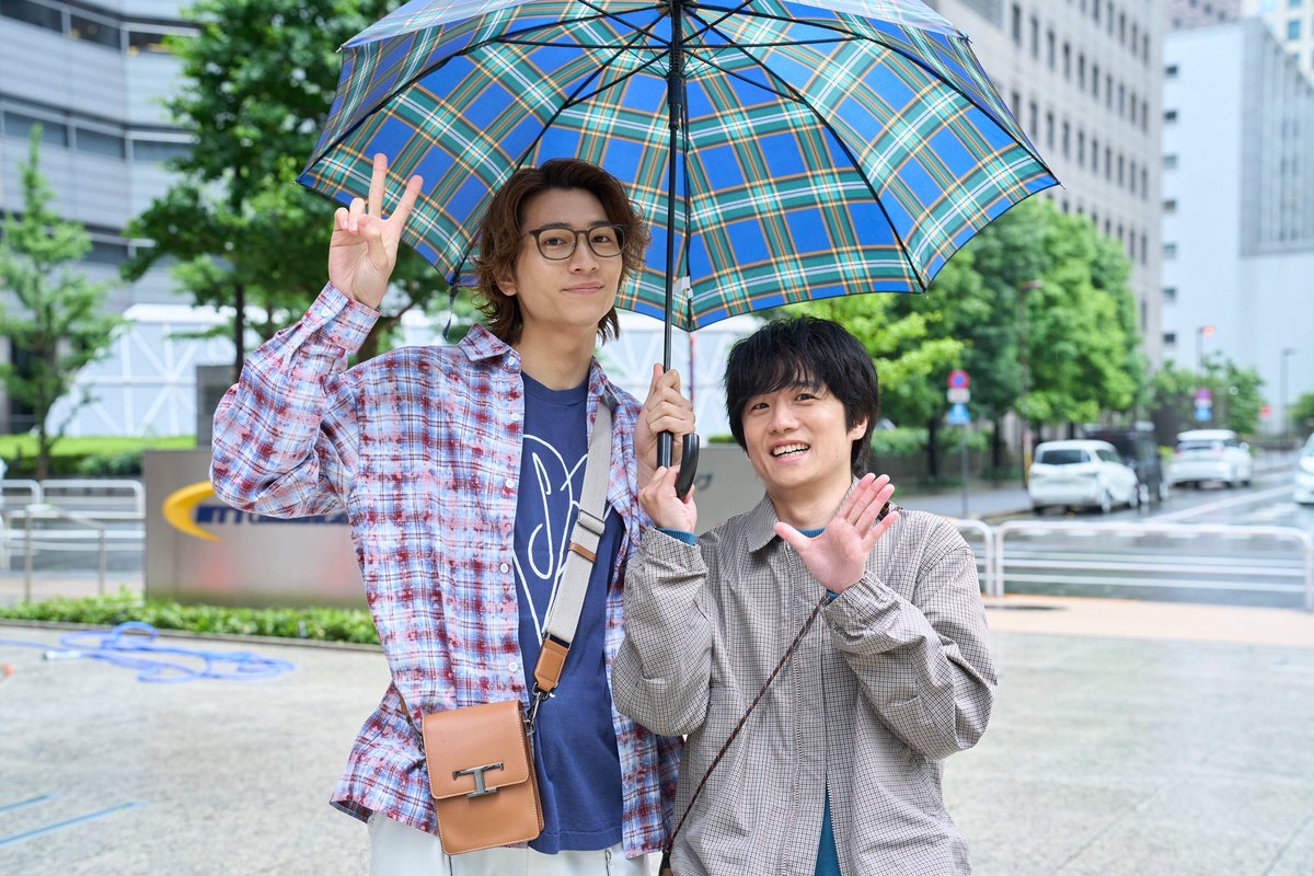 #ドラマ40までに
オフショット大公開🫧

オフショットでは、
いつも通り仲良しです☺️✨

第9話は、#TVer で見逃し配信中☔️
無料見逃し配信は、
明日の深夜24時41分まで😢
お見逃しなく✅
🔗tver.jp/episodes/epa1a…

#風間俊介 #庄司浩平