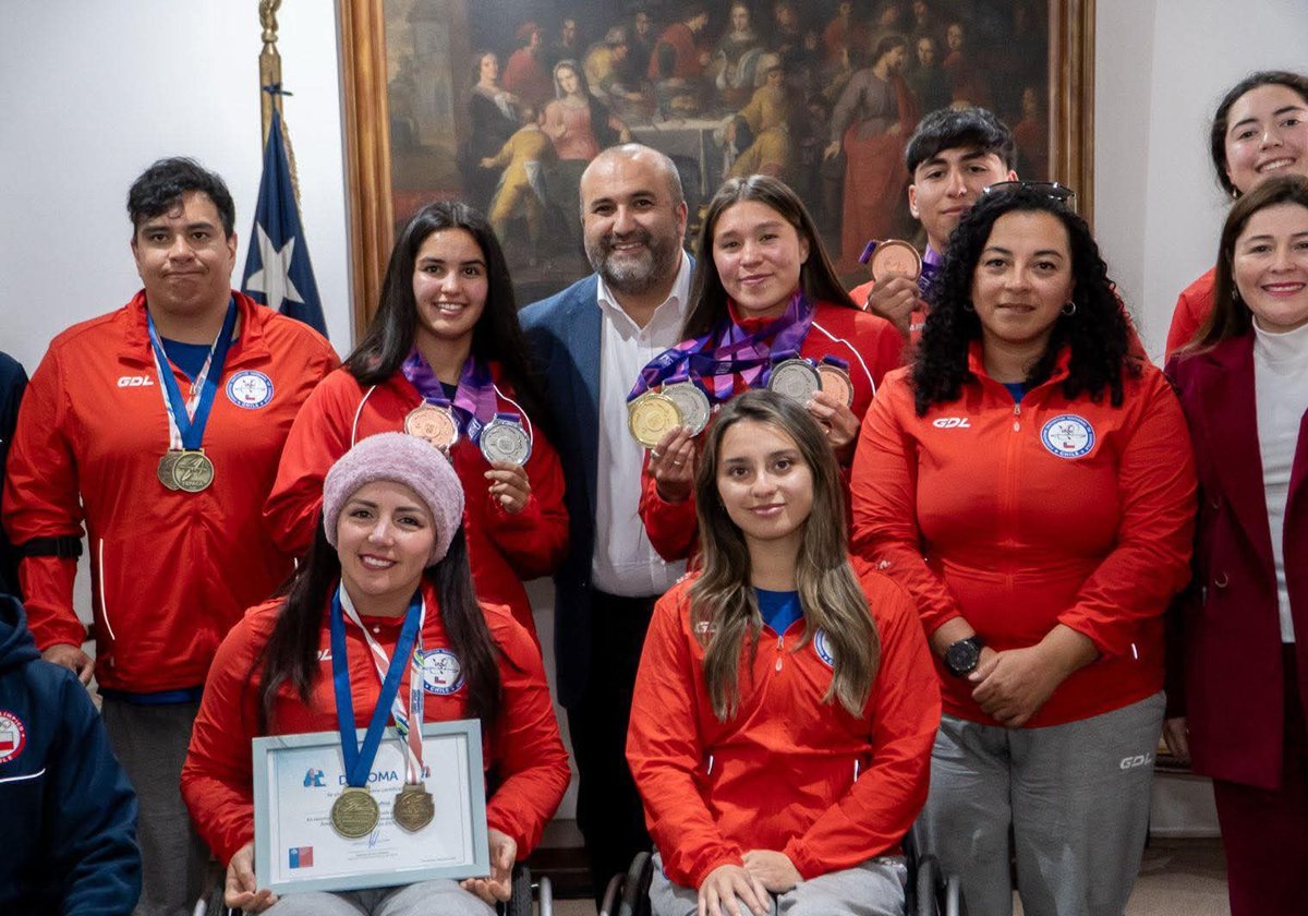 ¡Orgullo del Biobío!
Reconocimos a 12 medallistas representantes de la región en los recientes Juegos Panamericanos y Parapanamericanos Junior en Paraguay. ¡Gracias totales! 🥇🥈🥉