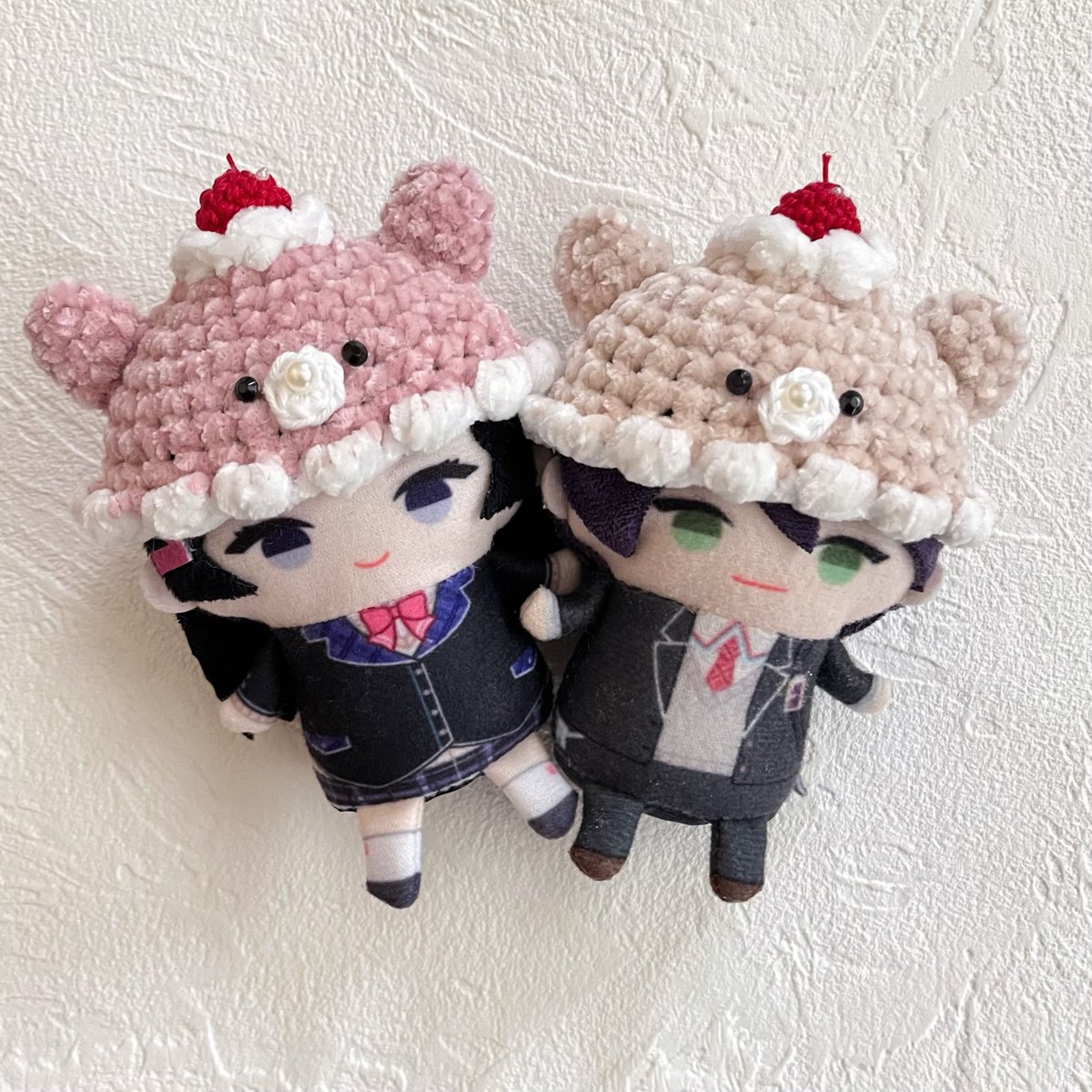 _0RIH4R4's tweet photo. ベロアで秋冬っぽく🍒
#にじぱぺっとが見られるタグ #にじさんじ手芸部 https://t.co/0zAga29wFG