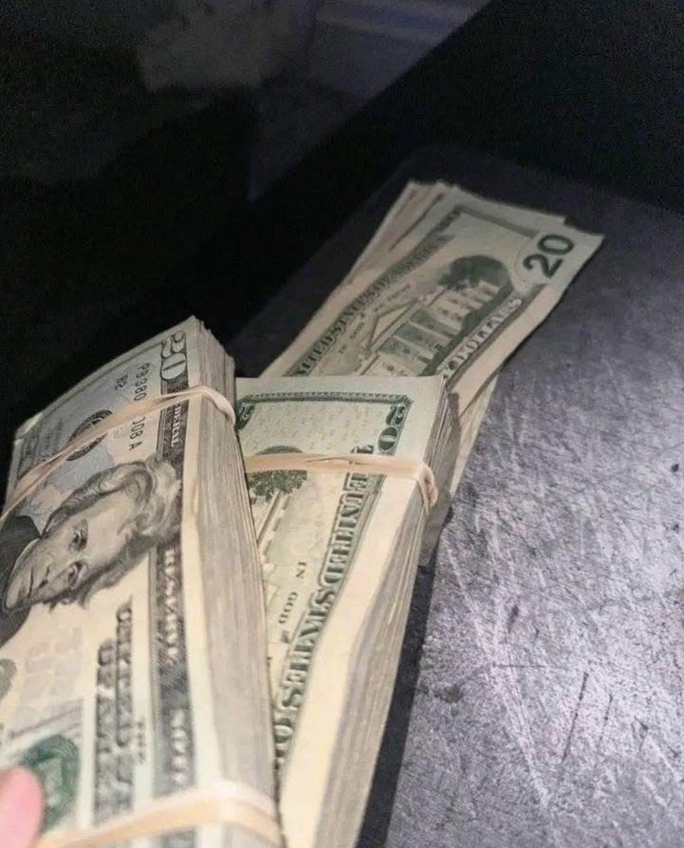 Bandidosfrasess's tweet photo. Así como trates está imagen te irá el resto del año 🤑 https://t.co/lAsrKCpTmG