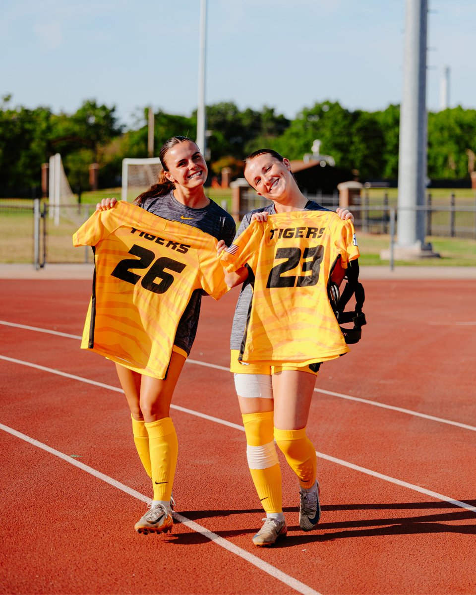 Back on the home pitch in 2️⃣4️⃣ hours!

🆚 Illinois
⏰ 5:00 PM
🐯 RHA Night
🎟️ FREE Admission

#MIZ🐯 | #RHRN