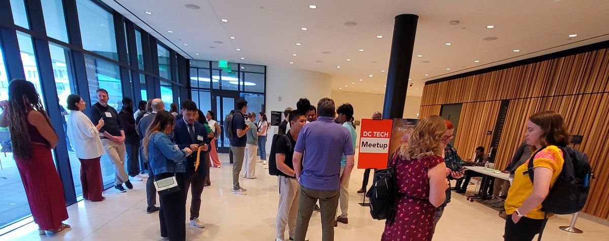 TheSiliconHill's tweet photo. It is clear from the size of the crowd forming for tonight's #DCtechMeetup that the August recess is over in DC. https://t.co/hkTIPEA6bz