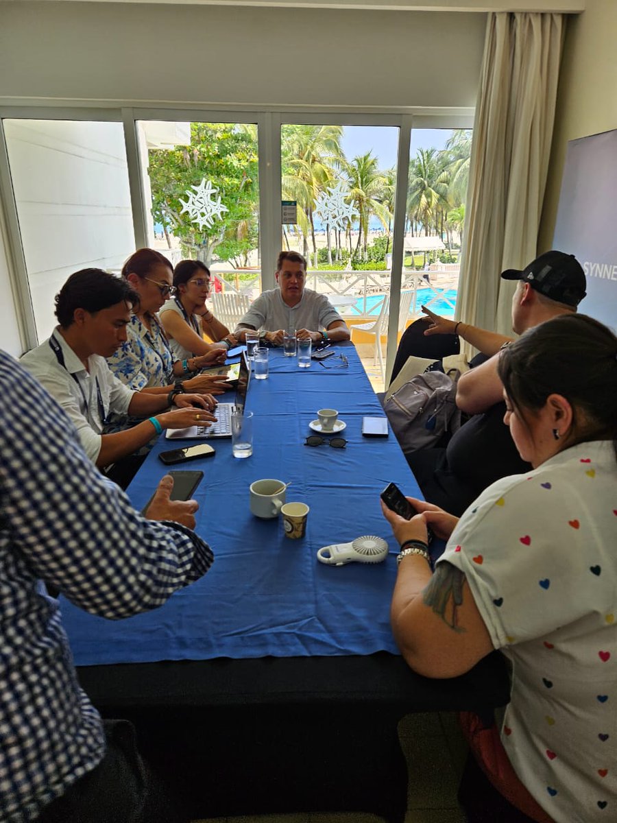 Codaltec's tweet image. 🌐 Fortaleciendo alianzas en #ANDICOM2025.

Nos reunimos con @TDSYNNEX #TreindmicroLATAM para compartir experiencias y visiones sobre transformación digital y desarrollo tecnológico en beneficio del sector defensa.

#CODALTEC #IndustriaDefensa #ColombiaAvanza #Tecnologías40