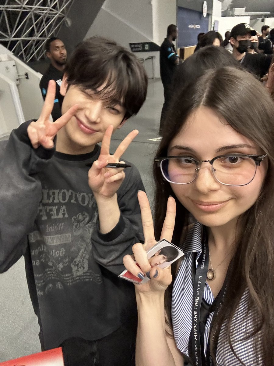 yvnahee's tweet image. hello… so… this happened 😭💔