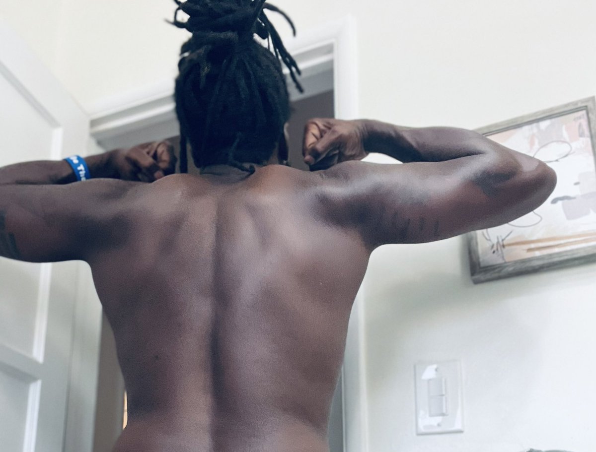 Blow1818's tweet photo. #King
#BodyPositivity
#40club
Beyond happy in my own Skin
Not perfect just a work in progress daily
💯👑✊🏿 https://t.co/s0MDGPhWw2