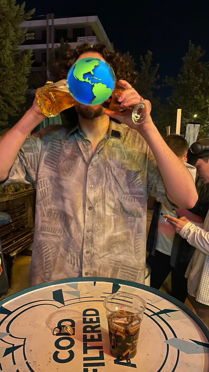 iki bardak aynı anda yudumlamak.. 
felaket tatlı yahu deneyin, öneririm