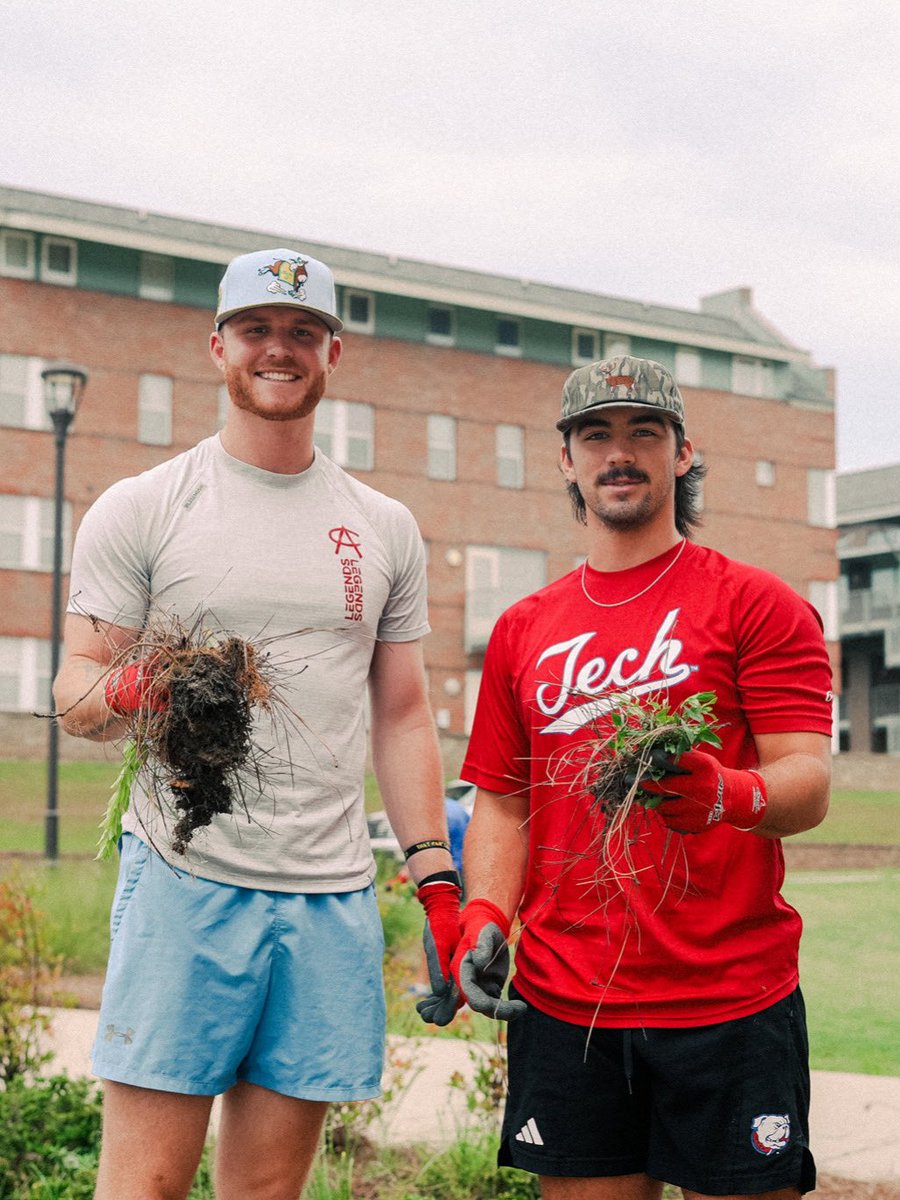 Diamond Dogs tweet media