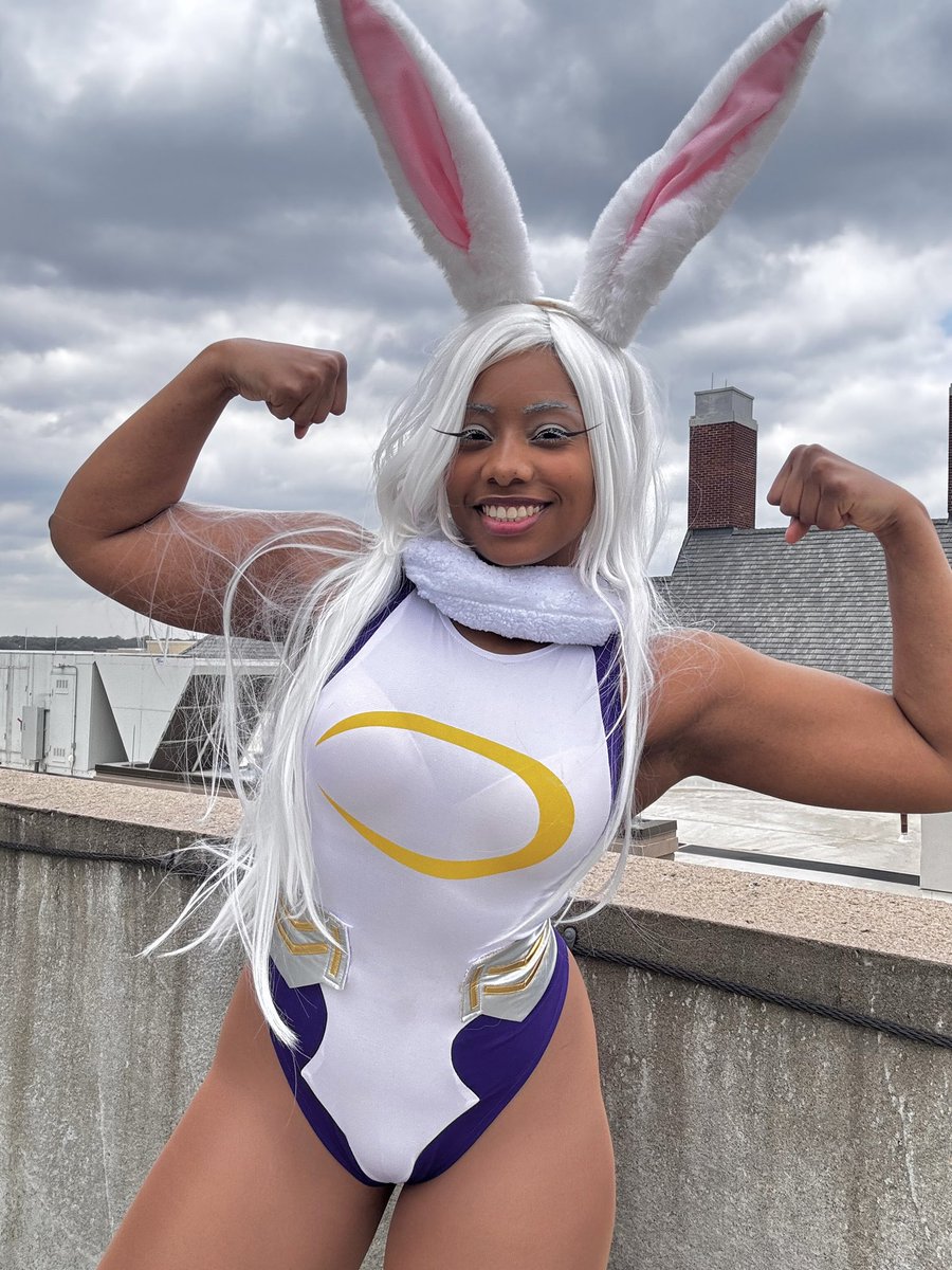 Lillipie101's tweet image. Here to shoot my shot at @CelsiusOfficial @GhostLifestyle @1UpNutrition @EHPlabs because they power my workouts and my fitness era would be nothing without them in my rotation🫡

Proof below! My business email address is also on my profile. I love y’all. 💪🏾❤️