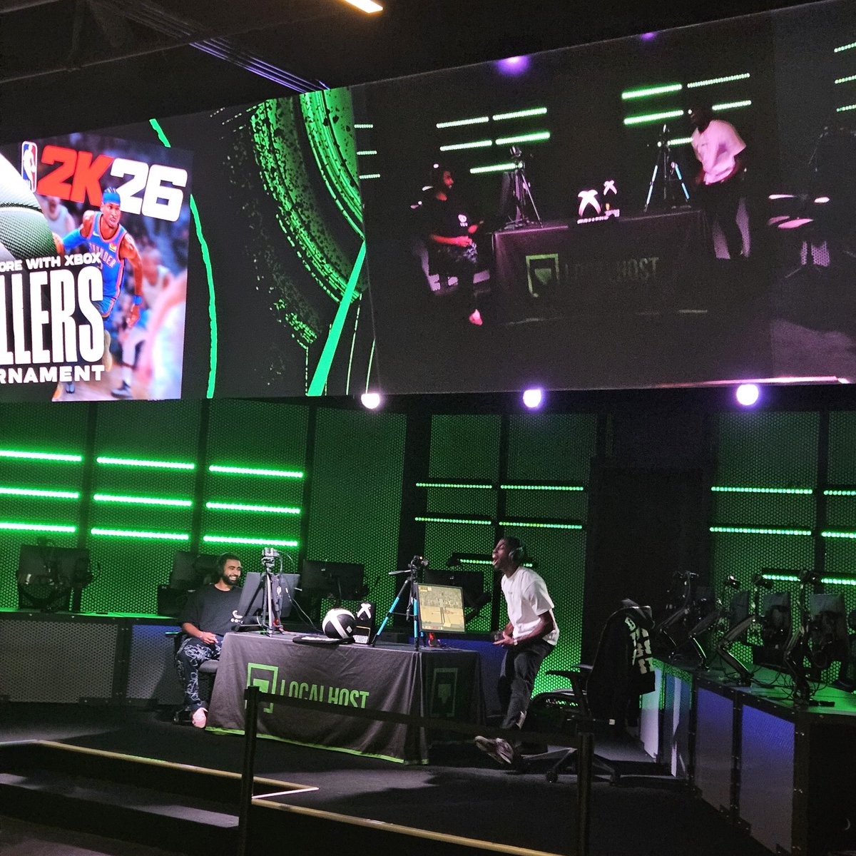 One of the coolest jobs in the world. Massive thank you to <a href="/Xbox/">Xbox</a> and <a href="/NBA2K/">NBA 2K</a> for hosting the #ScoreMoreWithXboxBallers Creator Tournament here at <a href="/LocalhostPhilly/">Localhost in Philadelphia</a>! 

Ball up top next year? 🤝🏾