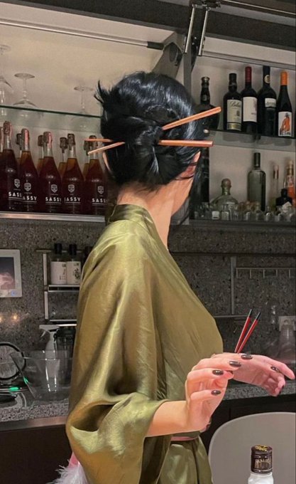 Watch bambi's leaked NSFW photo on TwXstars