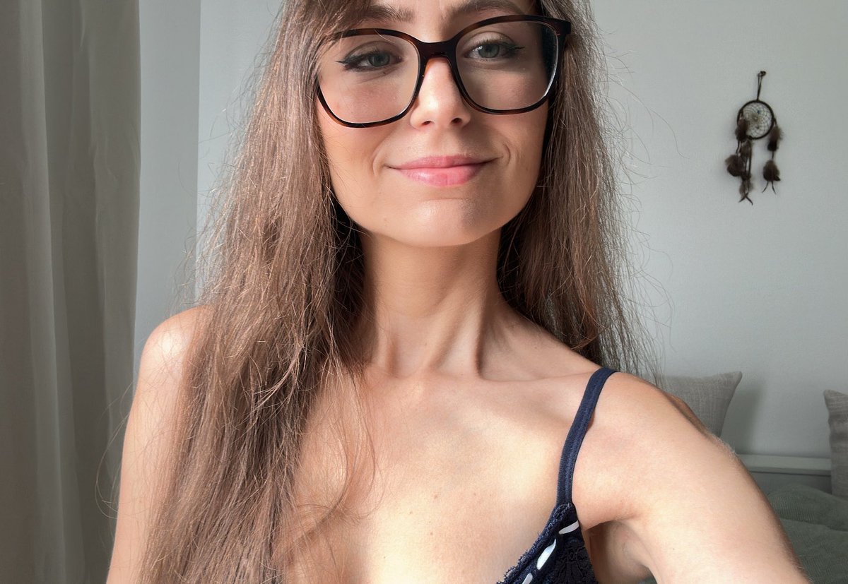 LIVE NOW!! 

Time for shiny Heavy Metal weapon grind!! Who wants to join? 

twitch.tv/iiizwerg