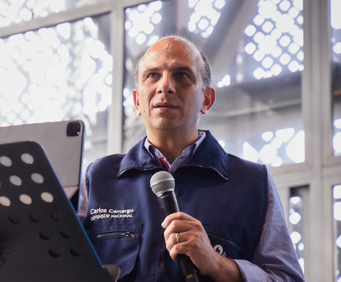 El <a href="/PactoCol/">Pacto Histórico Oficial</a> sin el pan y sin el queso, otra derrota para el ministro de interior <a href="/AABenedetti/">Armando Benedetti</a> y la bélica campaña de la coalición de gobierno contra el nuevo magistrado de la corte Carlos Camargo, deja tambaleando la aprobación de la fusión de los partidos que componen el pacto,