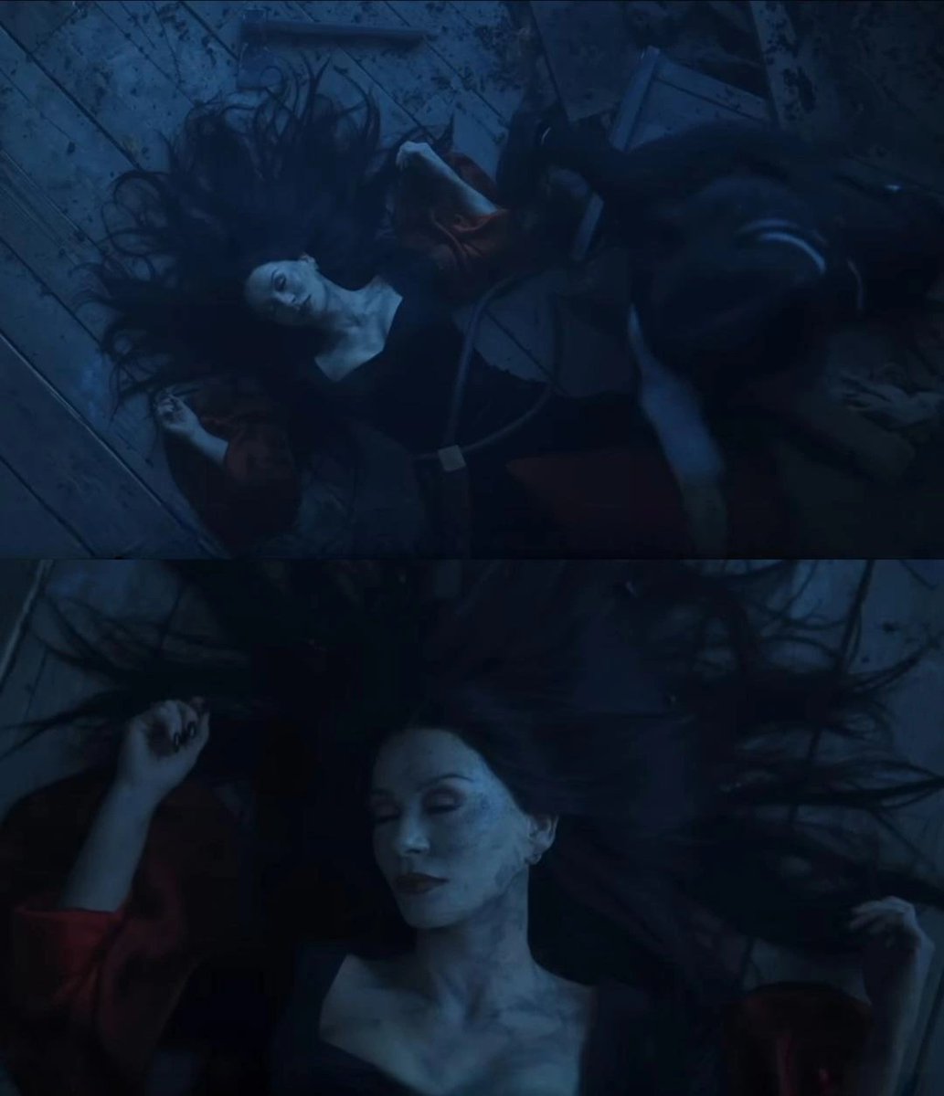 Catherine Zeta Jones serving cvnt and being the most beautiful woman in Earth while being unconscious is the realest thing about this show
#Wednesday #WednesdaySeason2 #WednesdayNetflix