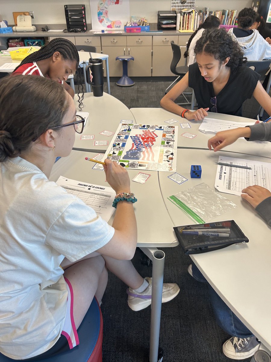 ConklinSteph's tweet image. Day 14
Cougar Den Review Time

Ss played the 13 Colonies board game we designed last year. It still works like a charm @Marshall_AmyL ❤️ #contentsupport

@ClarkMSCougars @FISDsocstudies