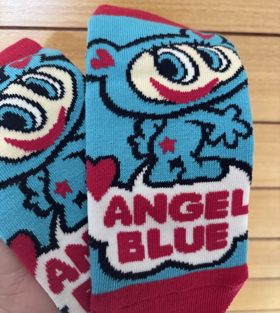 この靴下が可愛すぎて買ってしまった😍
平成初期に生まれた方は共感してもらえるのでは✨✨
ありがとう、セリアさん🥰