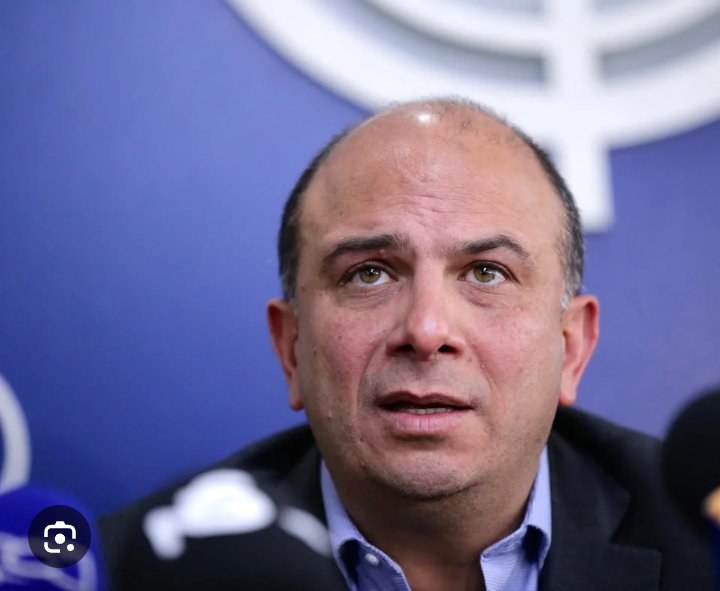 Ganó la corrupción y el clientelismo, carlos camargo, nuevo magistrado de la corte constitucional. Que vergüenza.