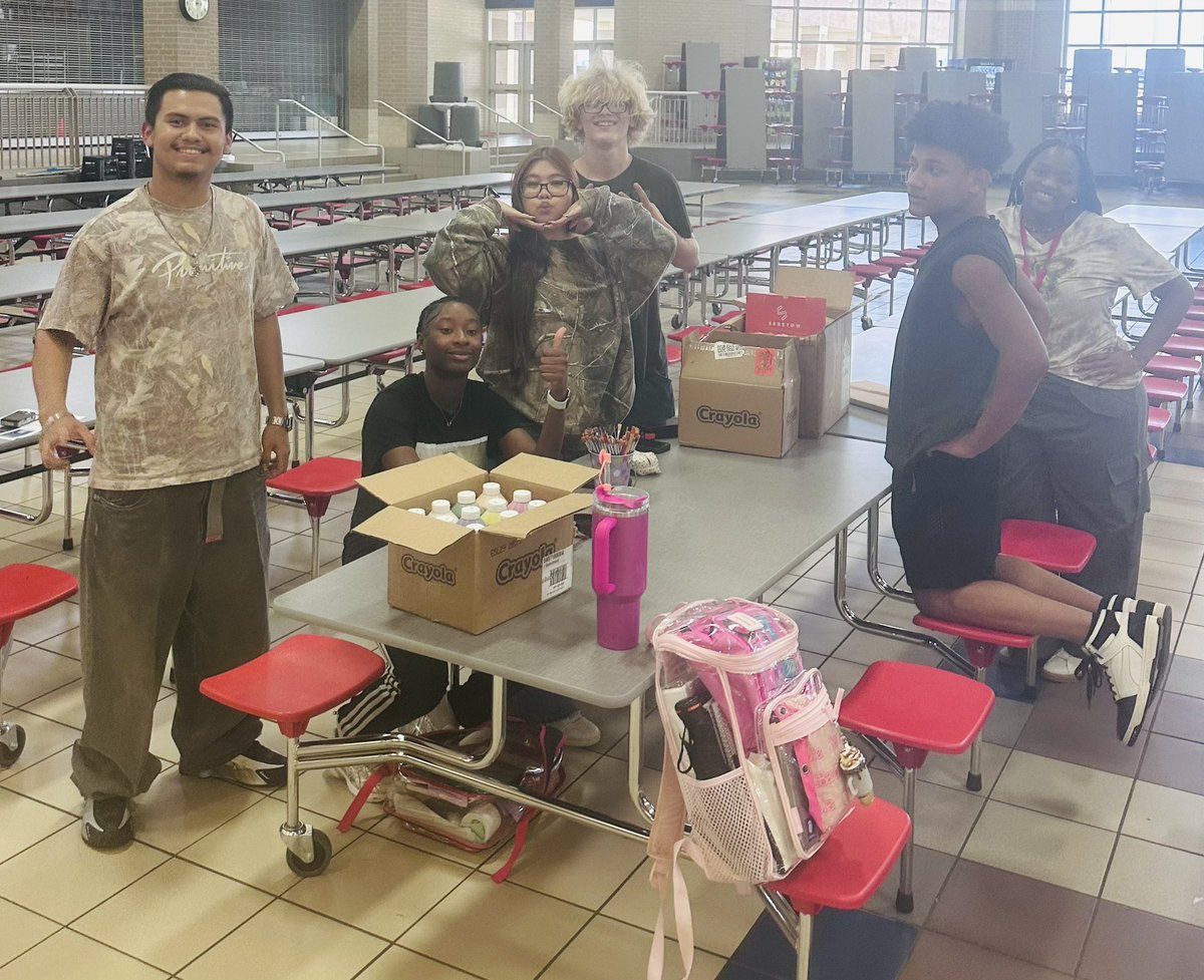 Susan Luce tweet media