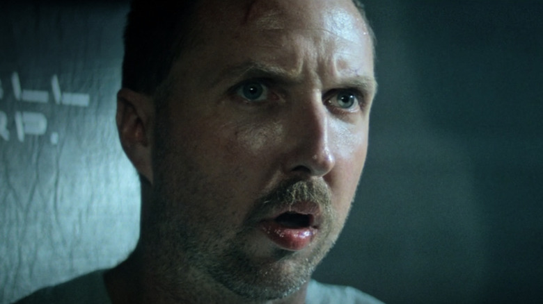 i_love_patterns's tweet image. You&apos;re in a queue. A long line. Ten minutes. Cars to the horizon.  
To your right: a free lane, fast, empty.  
A driver approaches fast. Last second, he flicks his indicator.  
He wants to cut in before the exit.  
Do you let him in? Do you believe he&apos;s in good faith?