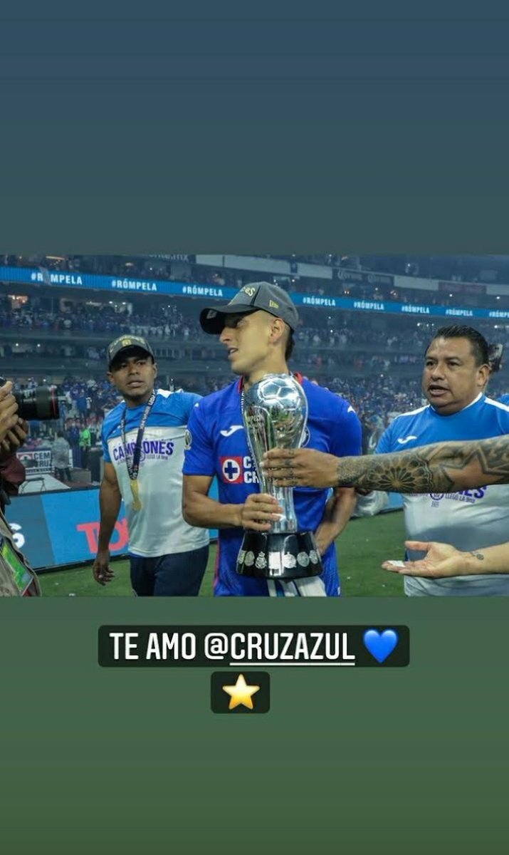 Ésta historia publicó el "Piojo" Alvarado después de ser Campeón con <a href="/CruzAzul/">CRUZ AZUL</a> en el 2021 🏆 #PiojoEsAzul

Es AZUL de corazón 🩵