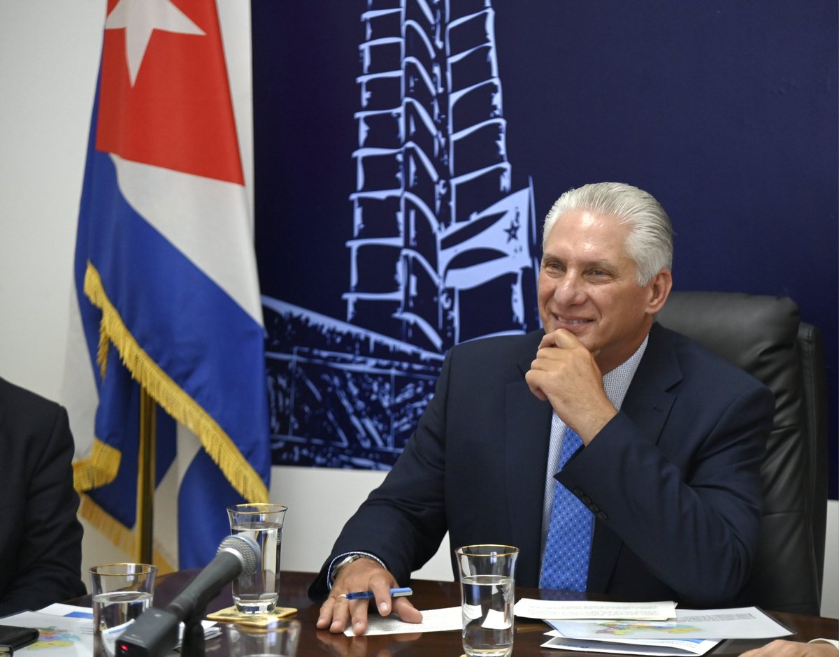 CanalCaribeCuba's tweet image. El presidente @DiazCanelB, como parte de su programa de  actividades en Beijing, sostuvo desde la embajada cubana, y a través de  videoconferencia, un intercambio con integrantes de la Misión Médica  Cubana en este país.