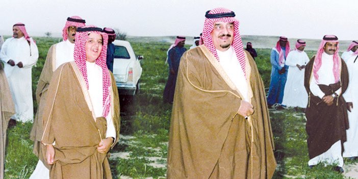 في 12 ربيع الأول…
أهدى الله للأيام ميلادًا عزيزًا
ميلاد الأمير #عبدالعزيز_بن_فهد
– حفظه الله ورعاه –
فغدا التاريخ يزدان ببهجة لا تزول.

جاء ميلاده في اليوم نفسه الذي
شهد ميلاد سيد الخلق محمد ﷺ
فصار هذا التاريخ يحمل
معنيين عظيمين في قلوبنا:
نور الرسالة، وبهجة الميلاد.

يا أبا