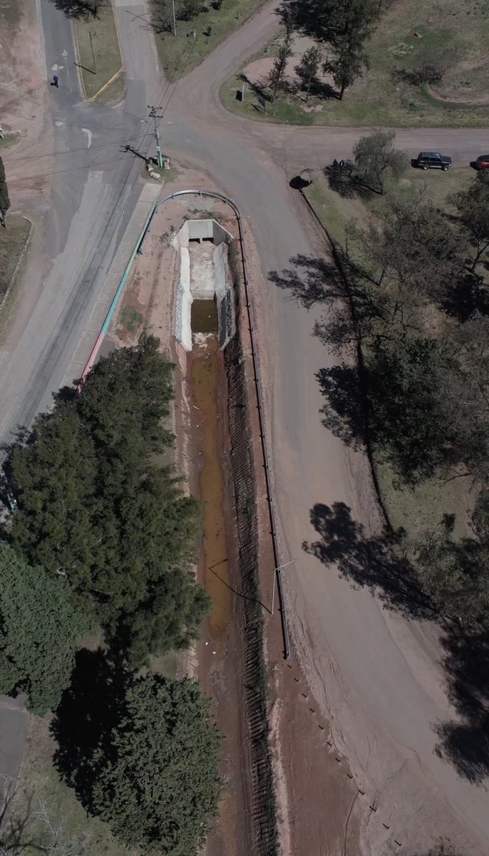 MarioRivarolaOK's tweet image. 🚨 ¡Obra histórica para Embalse!

Finalizamos el Canal Maestro, una obra de 2.220 metros que desemboca en el Lago y que dará solución a los problemas de inundaciones en los barrios de la zona Centro-Sur.