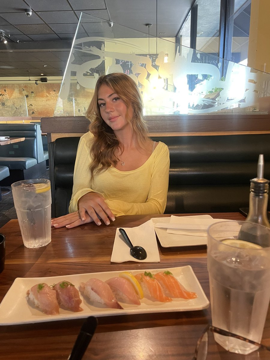 NATASHA PHIZZURP MOM tweet media