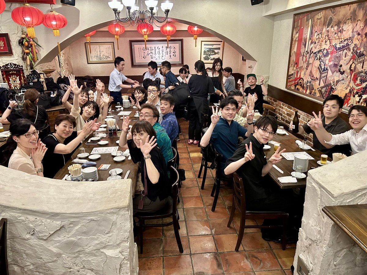 daccibucci's tweet photo. クローバーSQ 20周年リサイタル、ご来場ありがとうございました！
お祝いも沢山頂き、この場をお借りして御礼申し上げます。
サックス仲間や友人、お世話になっている楽器店さんも打上げに来ていただき、最初のビールの一口で20年やってて良かったなと思いました。
また🍀頑張ります！！ https://t.co/q6oNoddvCZ