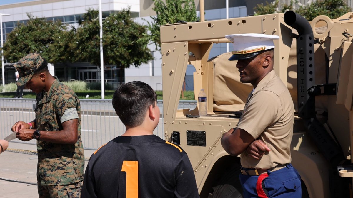 Marine Week Atlanta 2025 🇺🇸
Dozens of Marines from Marine Corps Logistics Base Albany joined other Marines from across the Corps to celebrate the upcoming 250th Birthday of the Marine Corps, Aug. 29 - Sept. 1.

📸Ke’Cia Griffin
📷 Courtesy photos

#MarineWeekAtlanta #Marines250