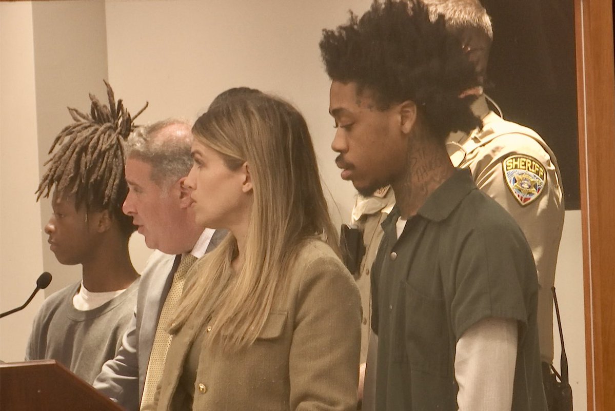Kaley Fedko WSAV (@kaleyfedkotv) on Twitter photo For the first time the public is seeing the face of 16 y/o mall shooting suspect Dahmil Johnson (left) at the behest of his lawyer Jonah Pine, who said he preferred his client’s face be shown. He appeared alongside 20 y/o Aujawan Hymon in court.
Full story at 10/11 on <a href="/WSAV/">WSAV News 3</a>. For the first time the public is seeing the face of 16 y/o mall shooting suspect Dahmil Johnson (left) at the behest of his lawyer Jonah Pine, who said he preferred his client’s face be shown. He appeared alongside 20 y/o Aujawan Hymon in court.
Full story at 10/11 on <a href="/WSAV/">WSAV News 3</a>.