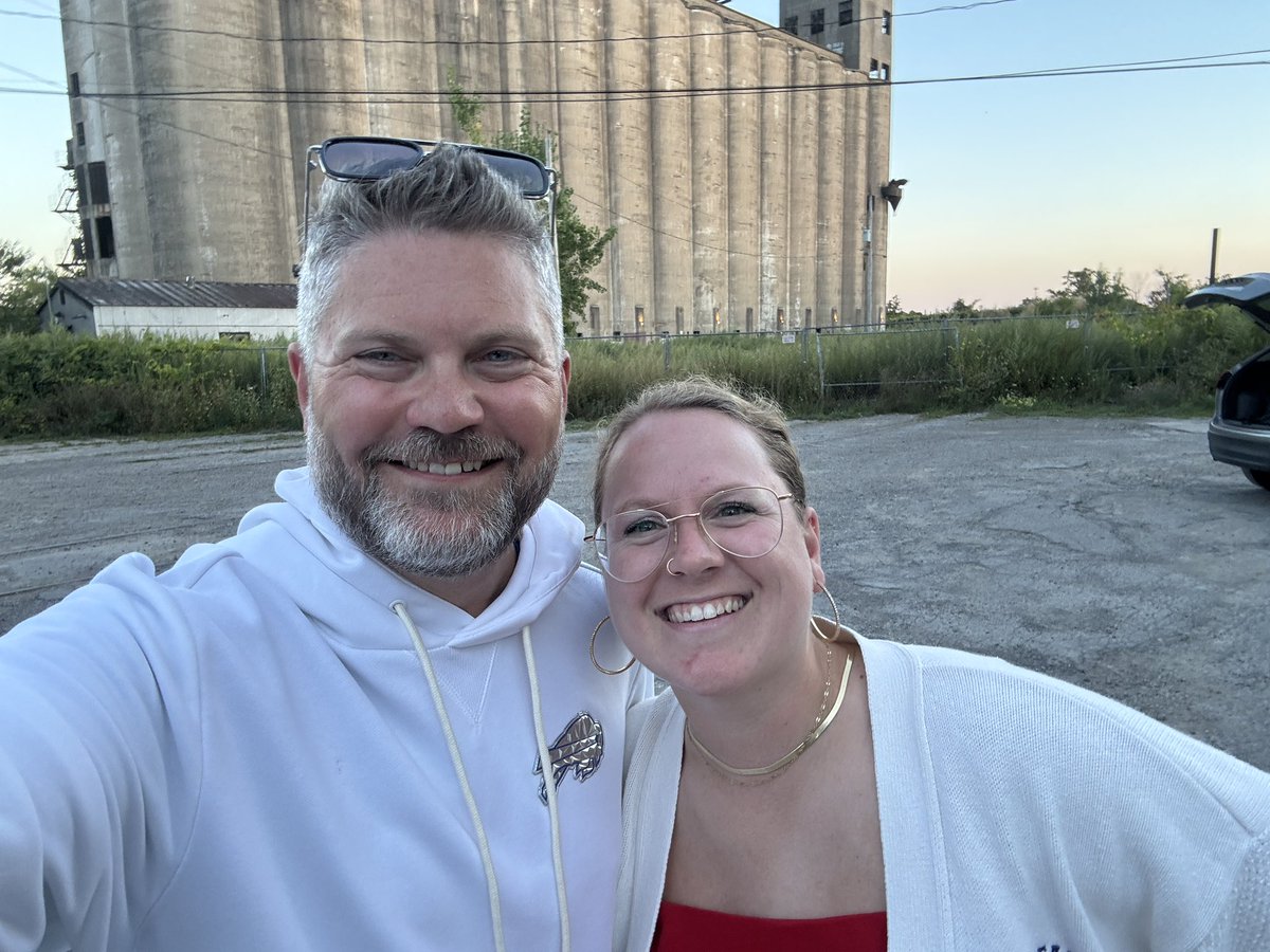 76° and chilly ❄️ at Silo City 📸 

Thanks for the invite, @kelseysweet! #BillsMafia