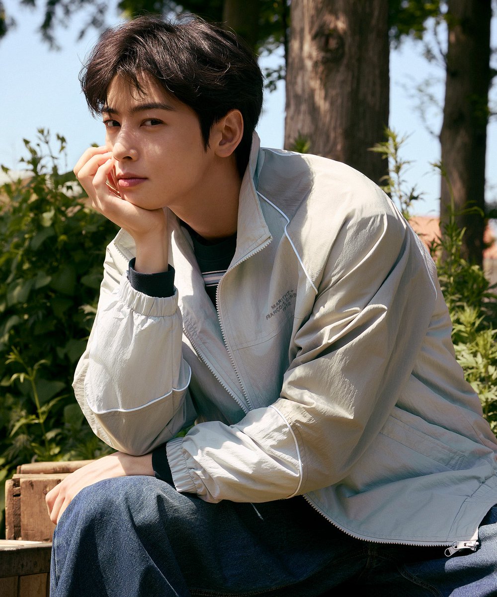 ChaEunwooINTL's tweet photo. 📸 Cha Eunwoo for Marithé François Girbaud Fall 25 collection

#CHAEUNWOO #차은우 #MARITHÉ
#チャウヌ #车银优 #ชาอึนอู #車銀優 https://t.co/6L0ay7bTGj