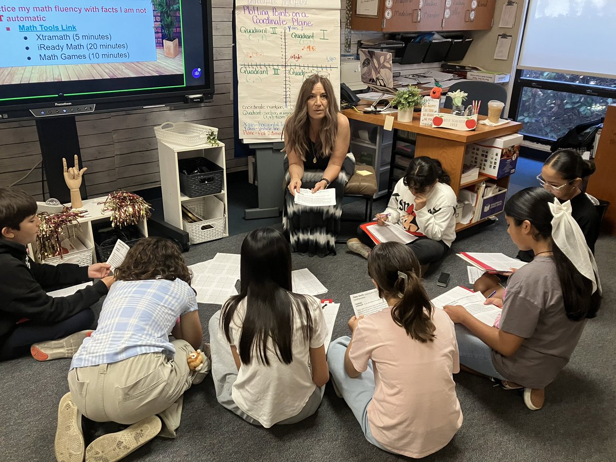 penceSBUSD's tweet image. It was a great visit today with our Assistant Superintendent, Ms. Reichert-Montiel, where she had the opportunity to observe effective teaching strategies and student engagement. #pencepenguins @sbusd_news @RMontielPamela @Supt_SBUSD