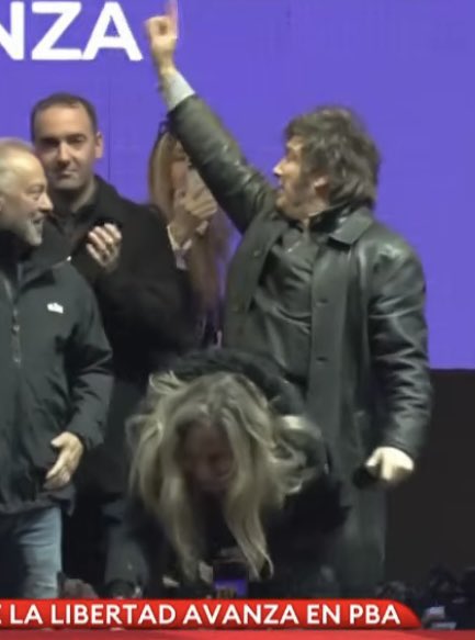 TugoNews's tweet image. NOOOO JAVO QUE HACES