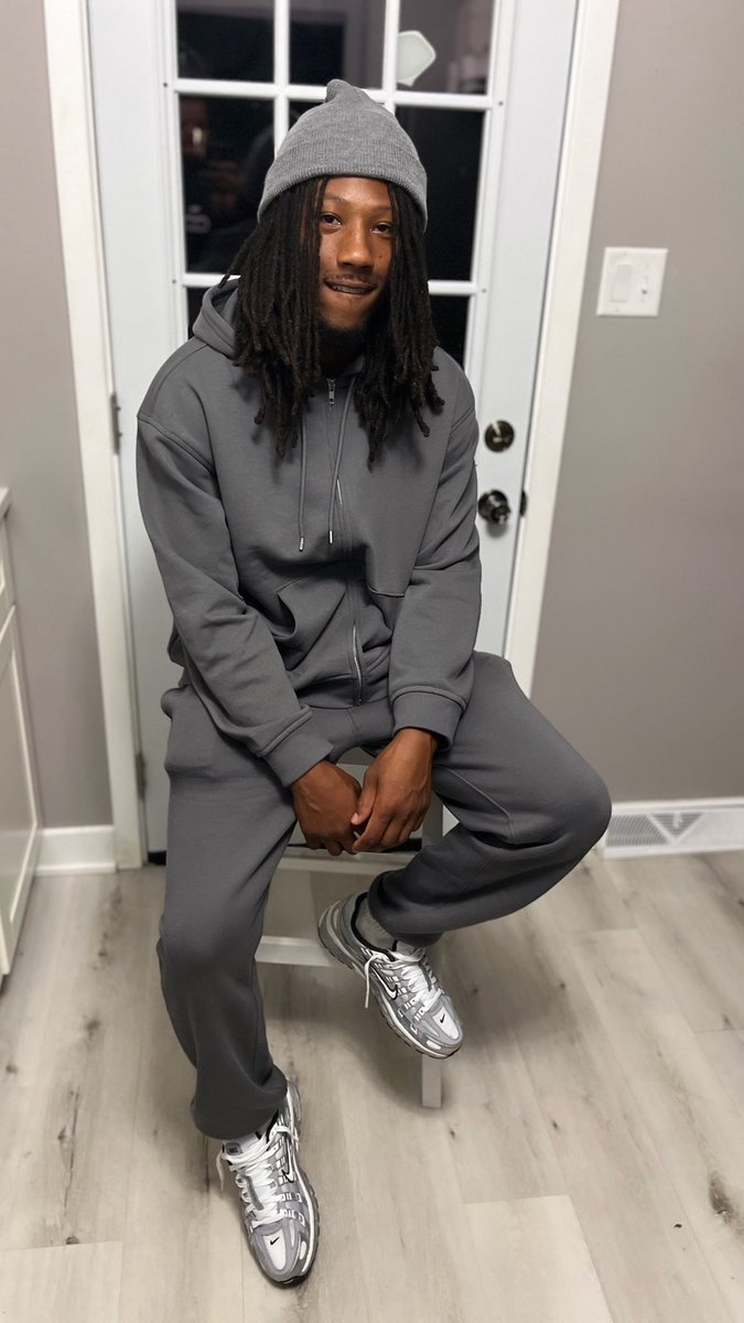 tjacknevercared's tweet image. Would’ve put 100 on a 🥷🏾 passing but I ain’t never thought bout sports betting 🤨