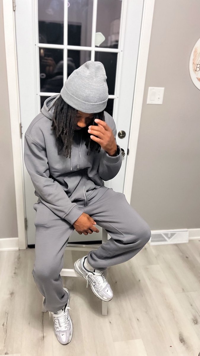 tjacknevercared's tweet image. Would’ve put 100 on a 🥷🏾 passing but I ain’t never thought bout sports betting 🤨