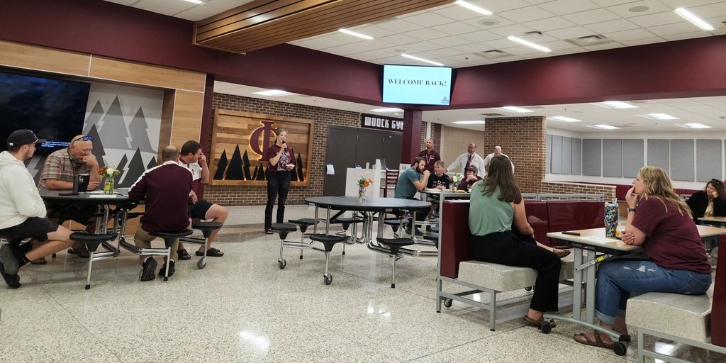 CISchoolDist's tweet image. 🍎✨ We are so grateful to Project Unite for welcoming our staff back to school with a delicious all-staff breakfast last week! 🥞☕️ Your generosity and support mean so much as we kick off a brand-new school year together. 💛

#ThankYou #GoCIGo #RangerNation